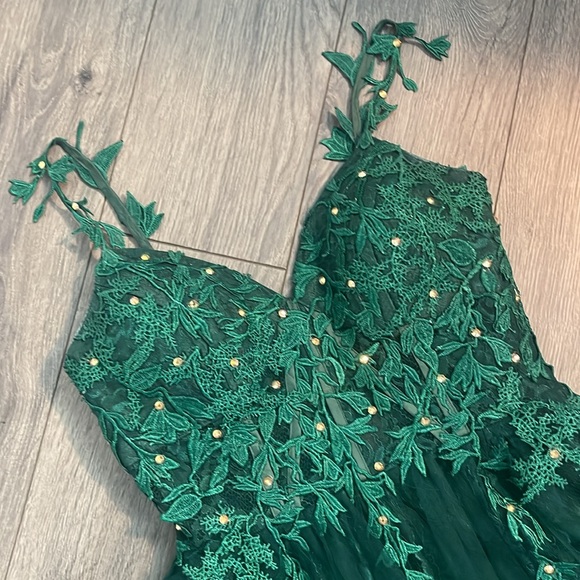 Adorable Homecoming Dress! - Picture 2 of 8